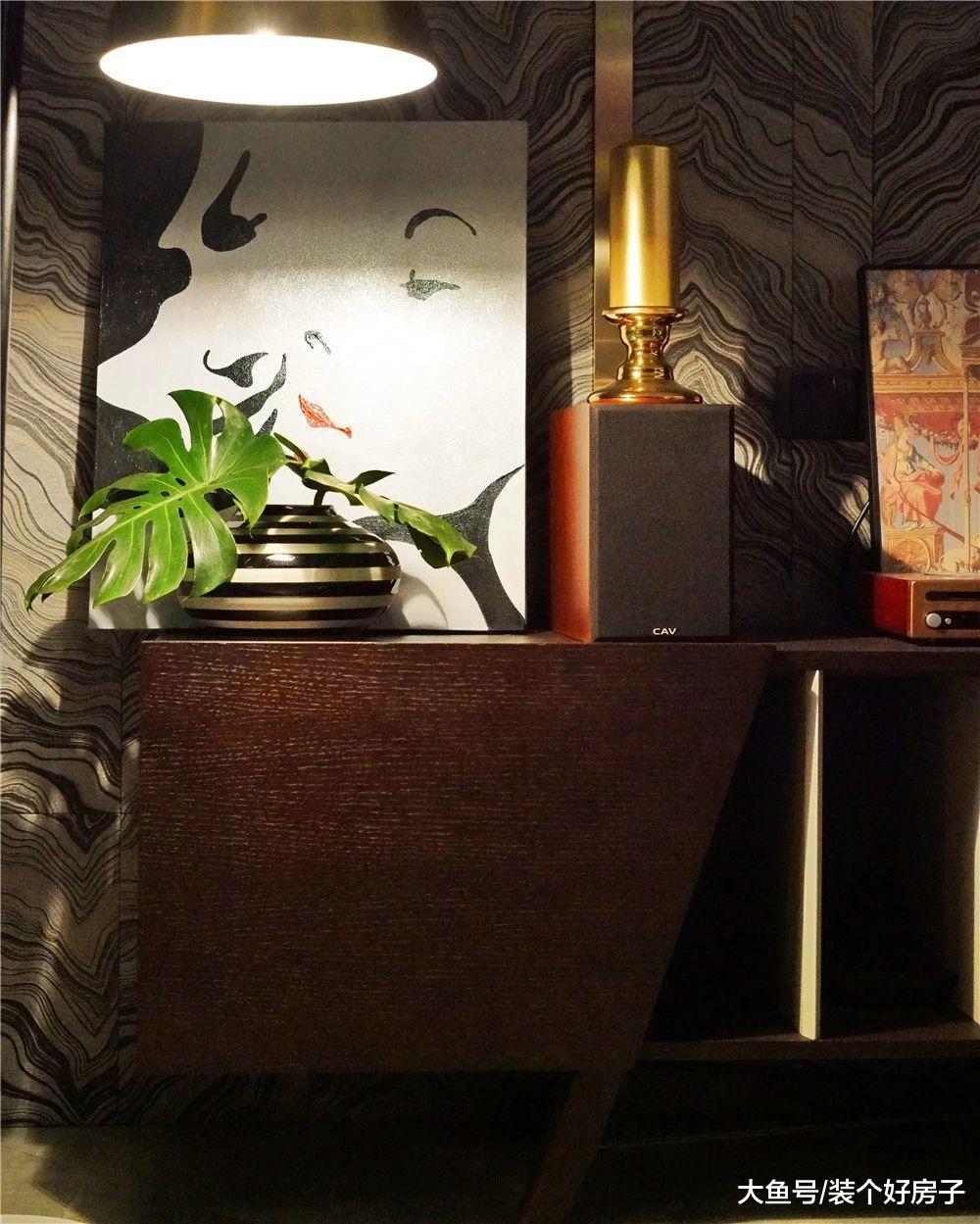 她亲手打造出与井柏然同款的家, 在书墙里藏下卧室和书房!