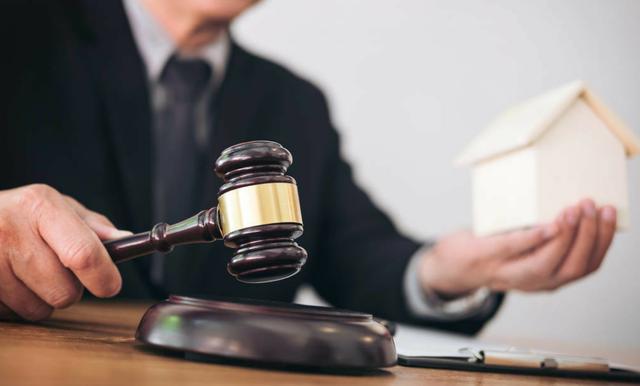 贷款买房要考虑月供与收入的比例，房贷断供的后果很严重