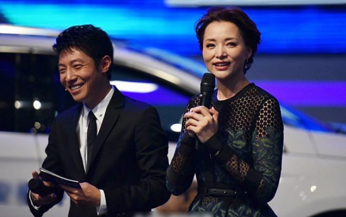 撒貝寧打電話找董卿借錢，董卿問借多少，之后一句話笑翻眾人