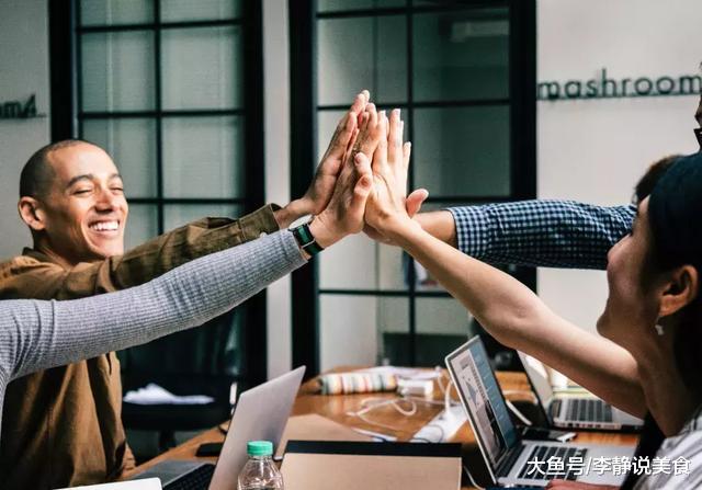 『美国』在美国，有30万中国学生在假装留学