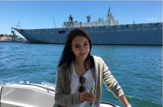 参观黎姿现实的豪宅，如今都50多岁了还很潇洒，经常开游艇出海