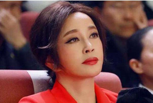 高龄女星被曝“怀孕”？老公年纪也超过70，人老“精力”盛