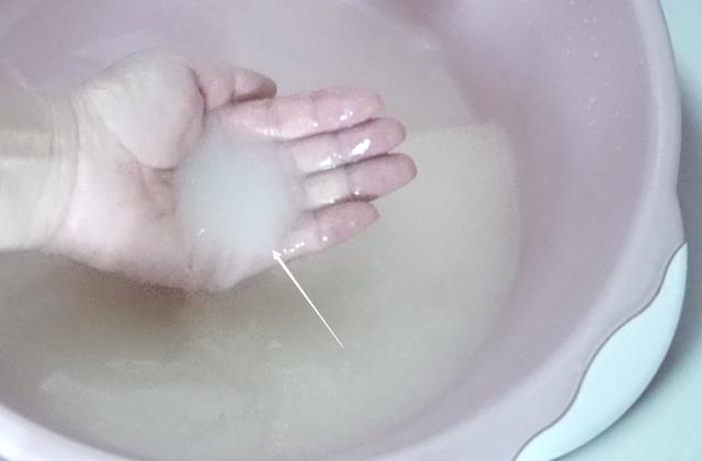 粉扑不经常清洗细菌滋生快，教你清洗粉扑妙招，轻松洗出脏东西