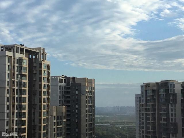 这些的房子成为“累赘”，炒房的人哭了，三四线城市房子卖不出去