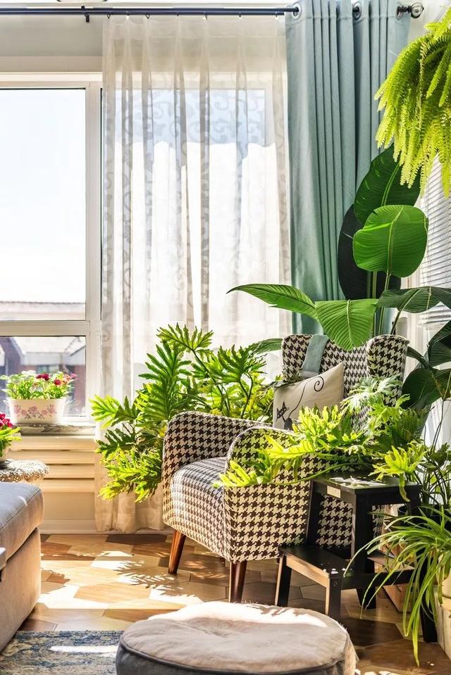 80㎡顶层爆改成4室2厅，楼梯间改玄关柜，梦幻小森林客厅谁家有！