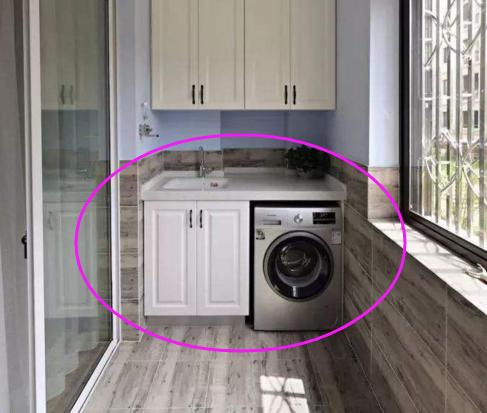 洗衣机放在阳台还是卫生间好？今天告诉你区别，放错洗衣机容易坏