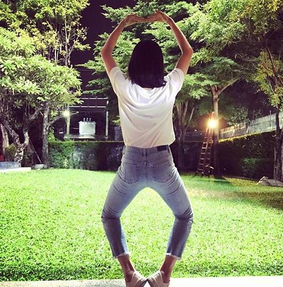 宋茜晒出自己住的豪宅，可能在韩国呆久了，连餐具也很有中国风