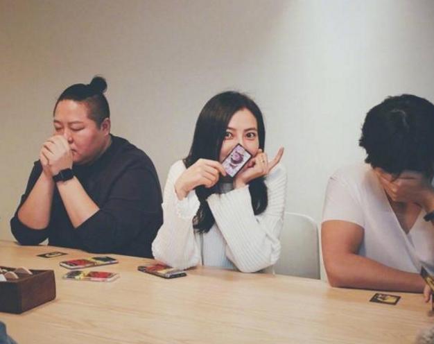 晒晒高圆圆现实中的家，夫妻俩都很喜欢简洁，全屋色调就只有白色