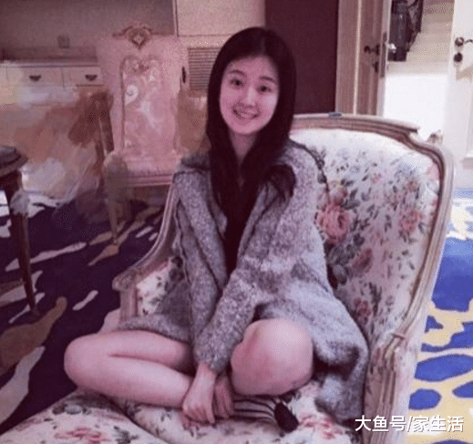 乔欣晒出自己的豪宅：餐桌放着几十道菜，每天在家吃满汉全席？