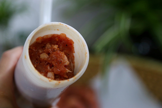 教你制作脆皮烤肠，外皮香脆，真材实料无添加，一次吃五根才过瘾