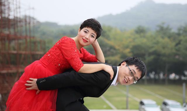 “经历过一场人生中巨大的艰辛，我才知余生最该善待的人是妻子”