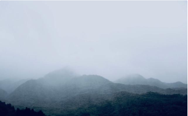 甘肃一山仅142米，但却文明世界，被誉为世界文化遗产