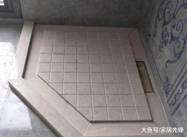 淋浴房地面不要再贴瓷砖了，头次见这种设计，后悔我家发现晚了