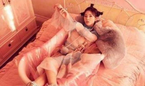 帶你看看陳瑤住的豪宅，家里擺滿了玩偶，臥室的顏色都是粉色