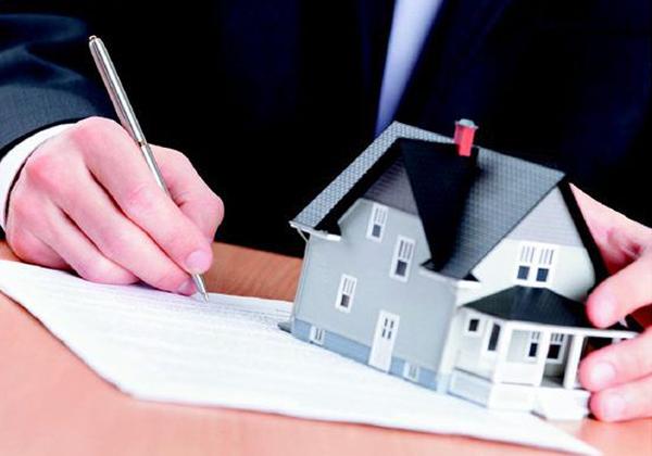 签订购房合同时容不得马虎，这“四行字”要看清，不然吃大亏