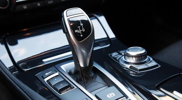 自动挡车型“隐形”功能，4S店从来不教，老司机每天都用