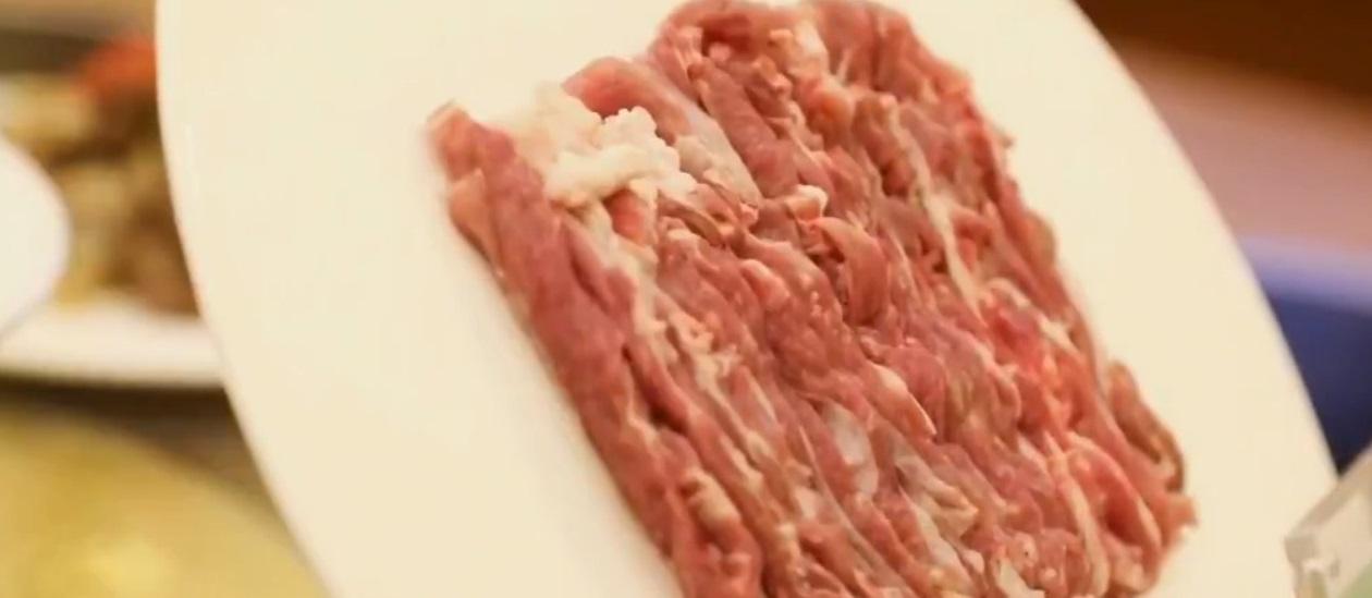 沙特国王贵族的美食，吃野草喝山泉，具有贵族血统的乌珠穆沁羊