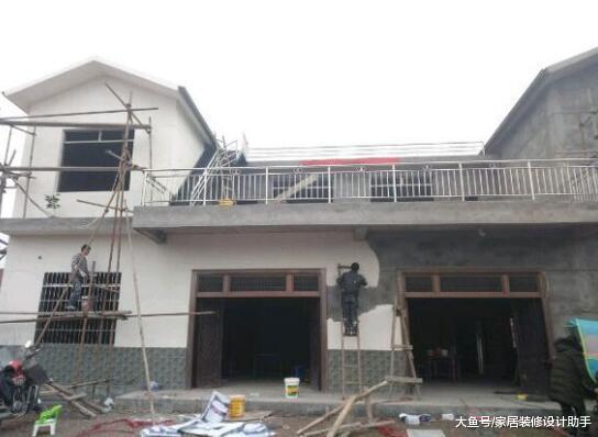 和姐姐商量一人拿24万回农村替父母建房养老, 姐夫反对无效生闷气
