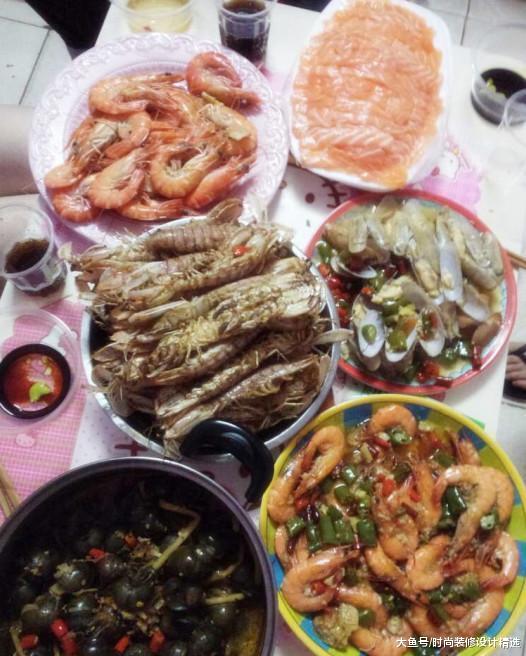 老公不顾反对改造400块租的烂房，房东来收租还以为走错门了！