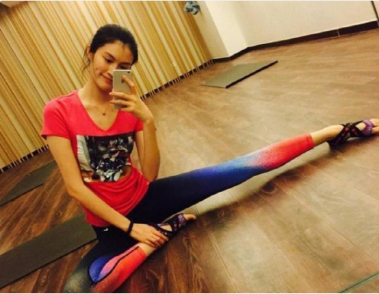 何穗现实的豪宅曝光，全屋铺了高级地板，装修很奢华