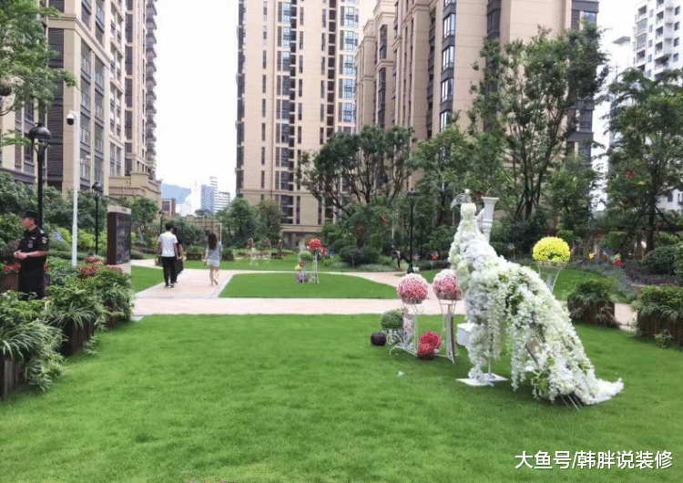 155㎡精装大四房，花了近50万承包给工程队，最爱附送的小露台