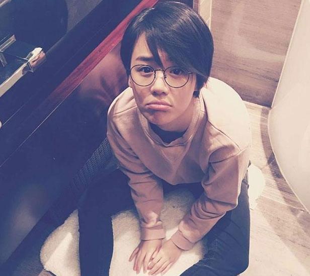 带你看看马思纯住的豪宅，买房特意选顶楼，天台这样装修太舒适了