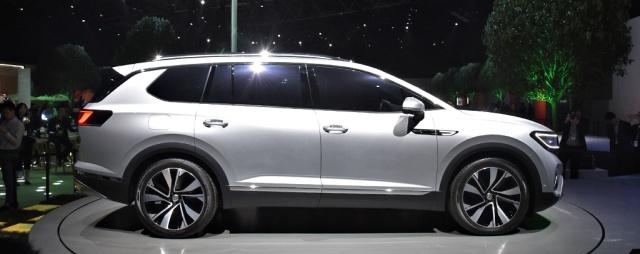 一汽大众旗舰SUV比途昂还大！轴距3米，外观颠覆，2.5Tv6发动机