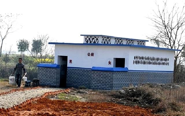 农村厕所改造，究竟是为了里子，还是面子