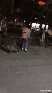 听说养狗时间越长，狗和主人会越来越像，还会带给主人沙雕气质