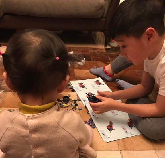 晒晒华少住的豪宅，室内装修有多气派？光衣帽间就塞满名牌服饰