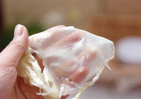 面膜 女人常见的护肤误区：水乳一年不换，频繁贴面膜，你中几个？