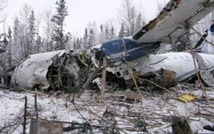 为何遇空难时宁愿赔几十亿，也不允许乘客跳伞逃生？2个原因