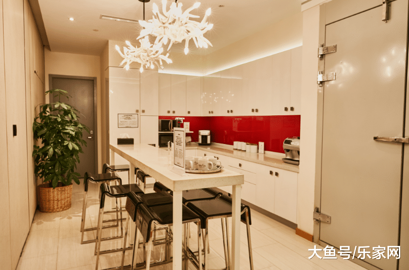 导购亲戚暗地告诉我，千万不能买玻璃餐桌！差点就买错了！