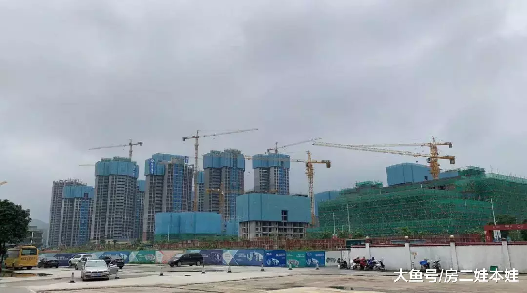 看完“富士康要卖广州面板工厂”消息后，他彻夜未眠......