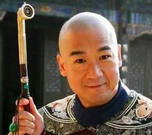 上联：“山东山西河南河北，东西南北，山河壮丽”，下联堪称经典