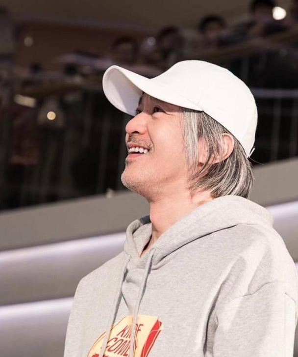 凭她这双“蜜汁腿”，难怪被周星驰一眼相中，千里马遇到好伯乐