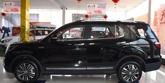 仅售6万的国产“路虎”！匹配进口变速箱，座椅放倒如货箱！