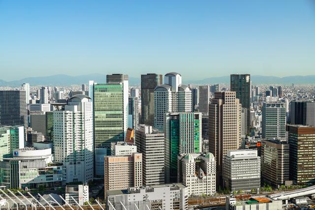 购房者不买账，商家不降价，有价无市能撑多久？4种立场各有担忧