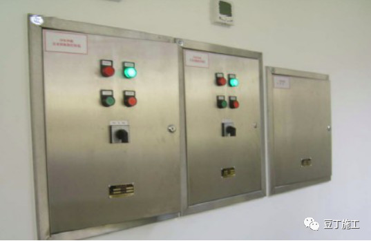 电箱、管道、管内穿线这样施工，甲方、监理都为这个工程项目喝彩