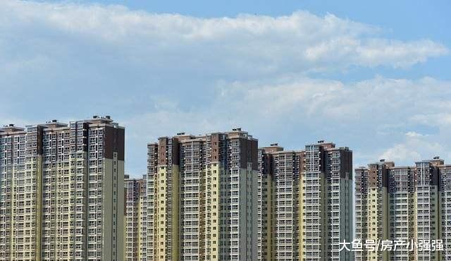 三四線炒房的人正在拋售房源，專家：建議剛需觀望