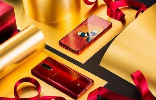 OPPO R17 Pro新年版金猪报福, 福气满满的新年礼物