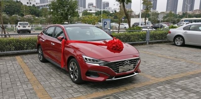 新年伊始花16万买辆现代菲斯塔，车主直呼运动的中国红更有年味