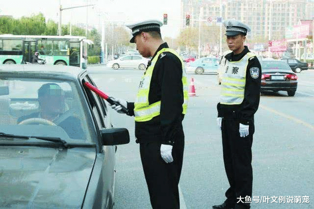 这“四种车”交警见一辆扣一辆，再找关系也没用，车主：长记性了