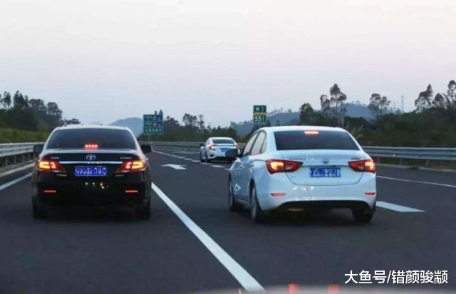 開車這5個習慣都有，肯定是高手！占3個以上，說明就是老司機