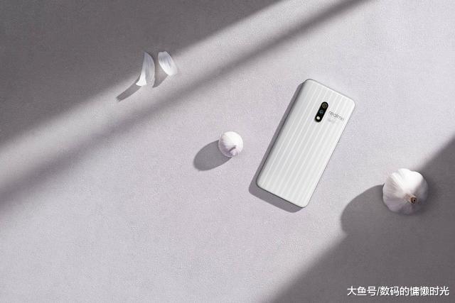 网友大V对这款手机一致好评，它却卖光了？限量销售是有原因的