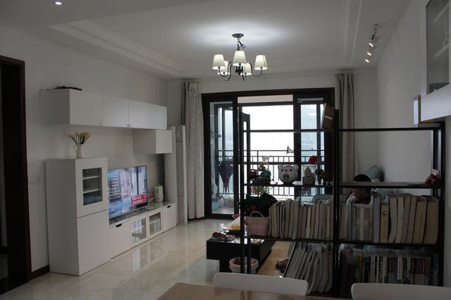 我家的安置房，简单装修，虽不豪华，却很温馨