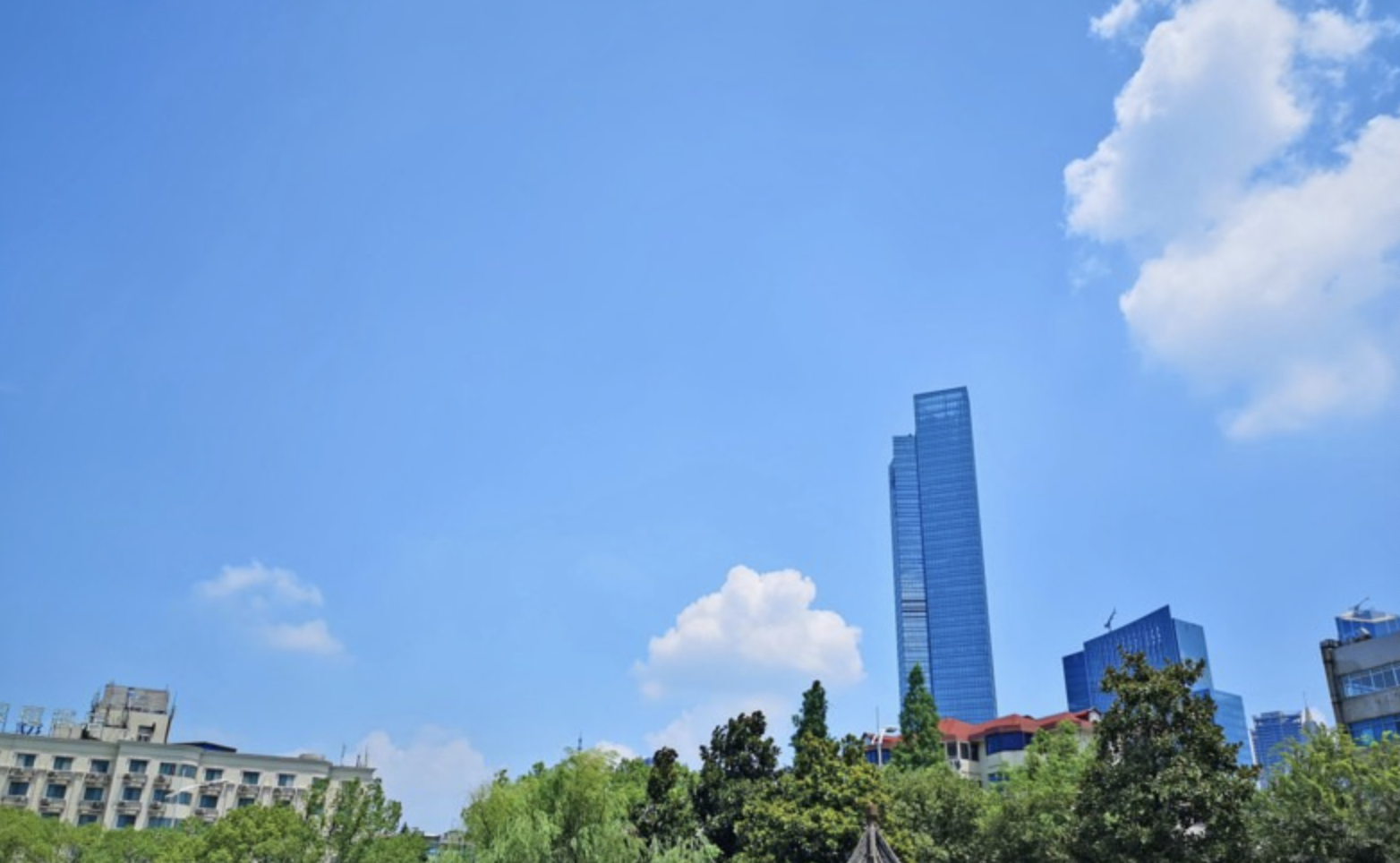 最近无锡37℃+成“标配” 作为“热典型”登上央视