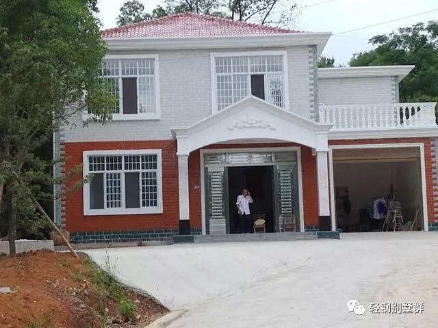 你还在存钱买房吗？有钱人全跑乡下自己建房了！
