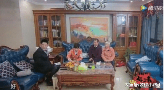 王源现实的居家生活，一家人住在一起，平时吃饭还要用转盘