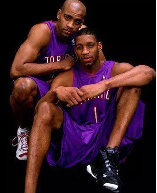 当你还在嘲笑他的时候, 人家已经是历史第7 年轻的7000分先生了.